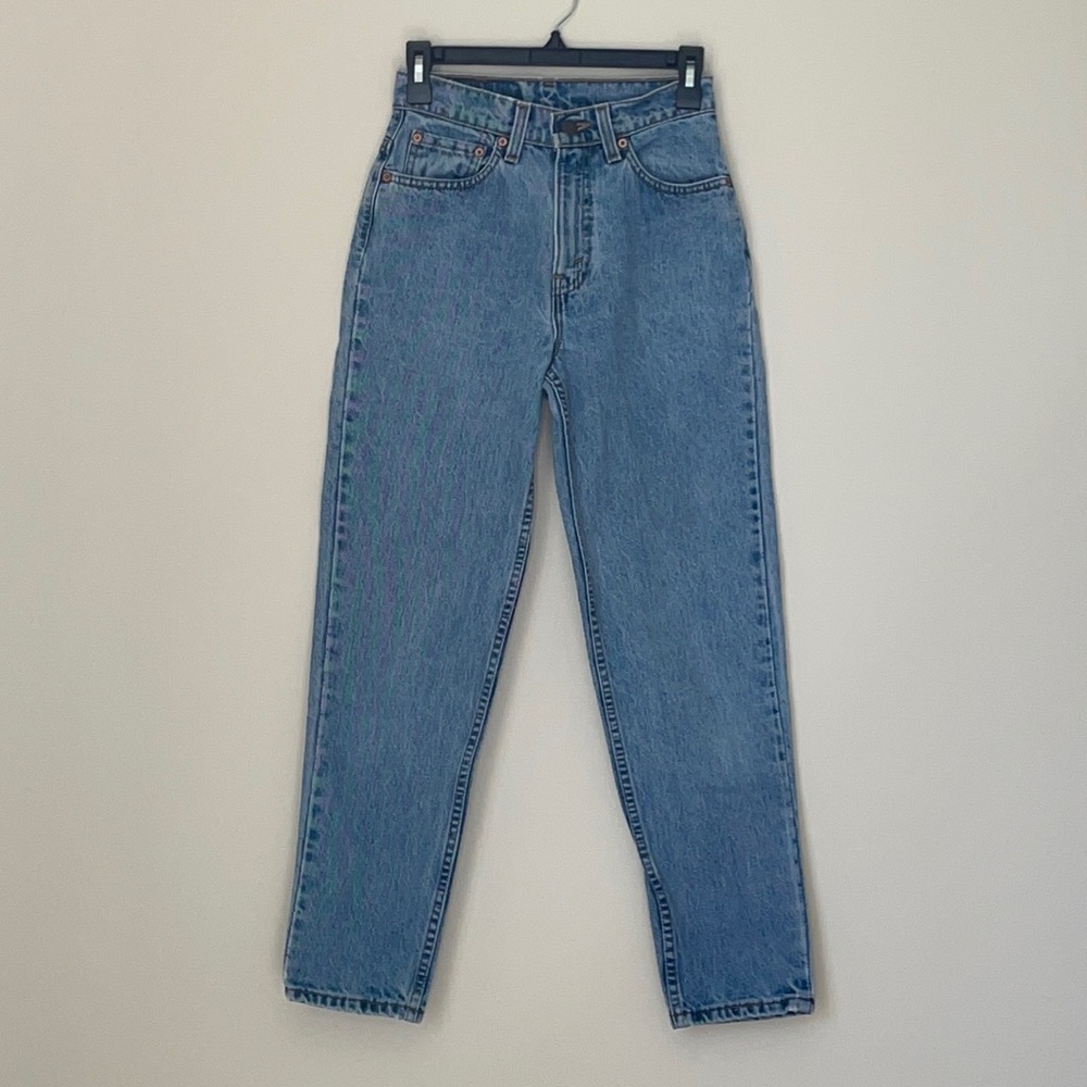 Levi’s Vintage High Waisted Tapered Fit Mom Jeans